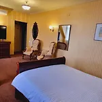 Topaz Boutique Aparthotel