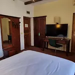 Topaz Boutique Aparthotel 3*