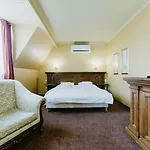 Topaz Boutique Apartahotel
