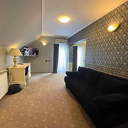 Topaz Boutique 3* كلوج-نابوكا