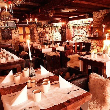 Ξενοδοχείο με διαμερίσματα Topaz Boutique Κλουζ-Ναπόκα