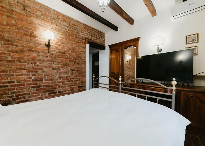 Topaz Boutique מלון דירות קלוז'-נאפוקה